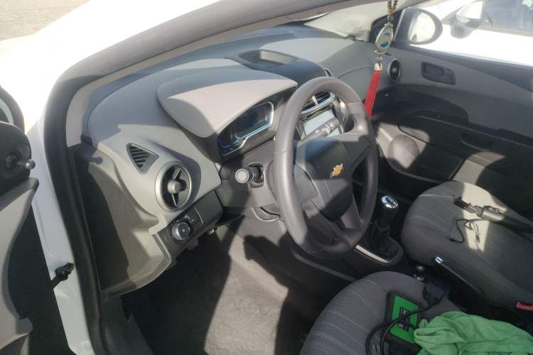 Used Chevrolet Aveo Sonic 2014 Sedan 1.4 SL MT Comfort Edition