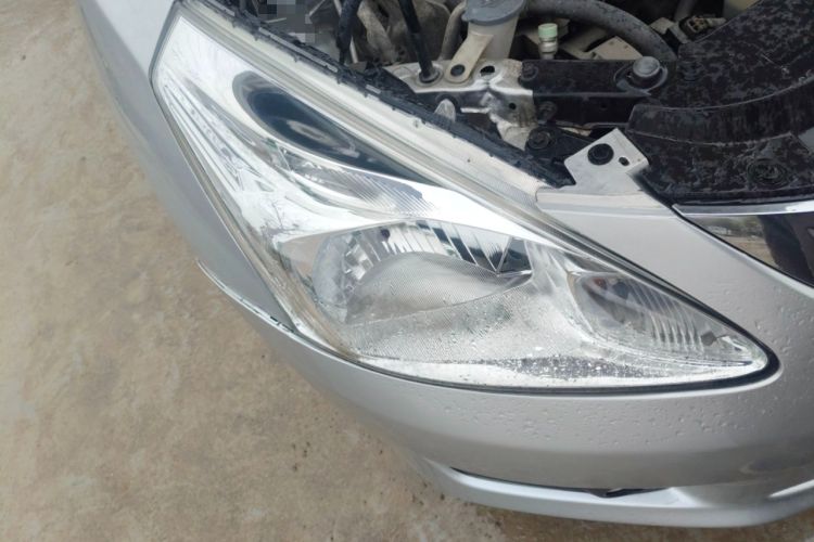 Used Nissan Tiida 2013 1.6L CVT Cool Cafe Edition