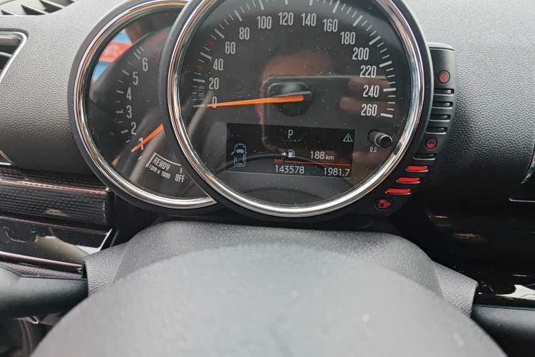 Used MINI Clubman 2016 1.5T COOPER Geek Edition Odometer Close Up