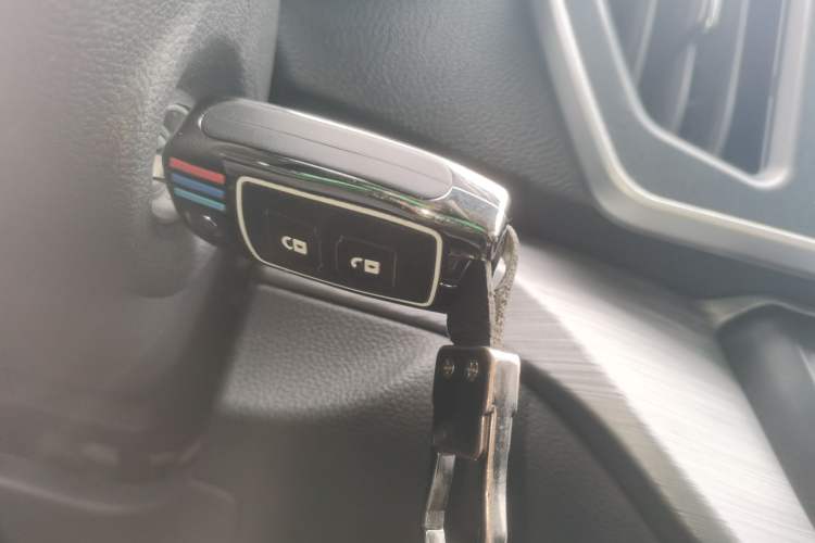 Used CHANGAN KAICHENG Ruixing M60 2023 1.6L CNG Comfort-Grade 6-Seater Passenger Vehicle Vehicle Key