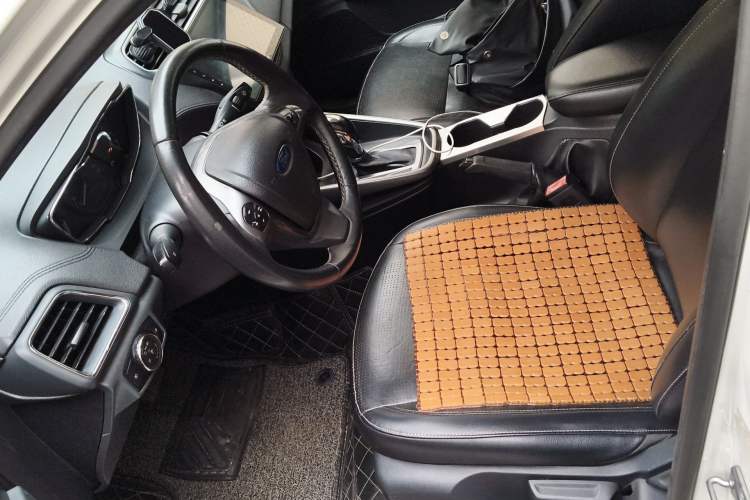 Used Ford Escort 2015 1.5L Automatic Fashion Model
