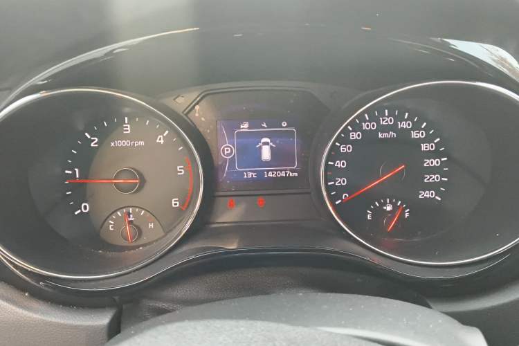 Used Kia Carnival 2015 2.2T Luxury Edition China IV