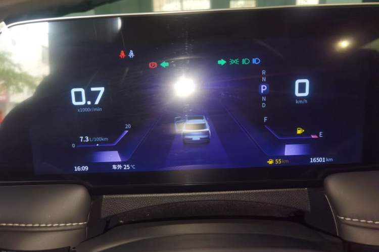 Used Venucia V 2021 260T Idol Edition
