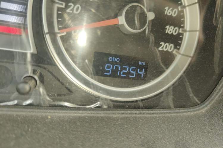 Used FAW Xiali N5 2014 1.3L Manual Luxury Version Odometer Close Up