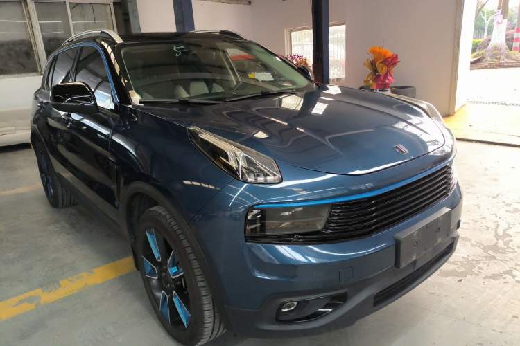 Used Lynk & Co 01 2017 2.0T Two-Wheel Drive Zhaopu Version Front Right 45 Deg