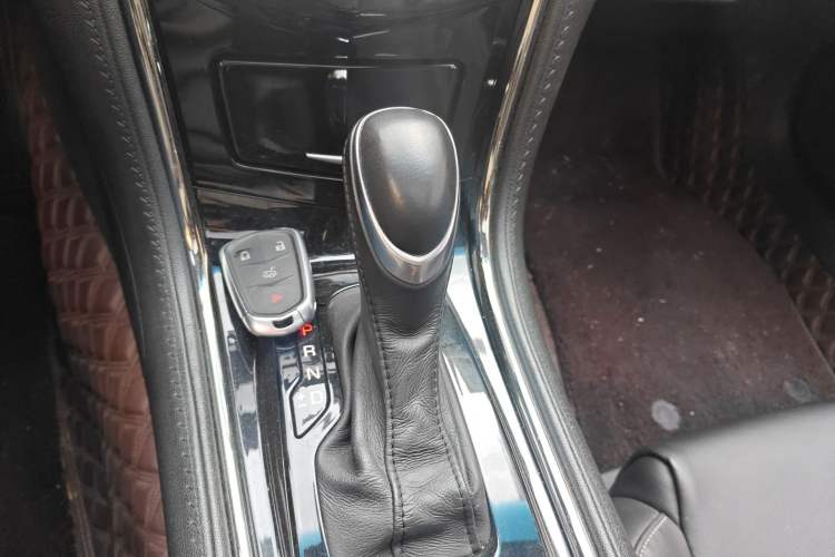 Used Cadillac ATS-L 2017 28T Tech Edition Gear Lever