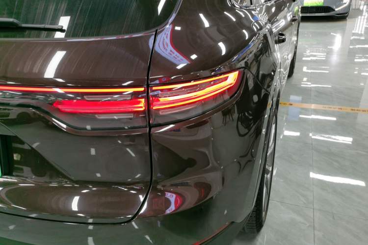 Used Porsche Cayenne E-Hybrid 2023 Cayenne E-Hybrid 2.0T Platinum Edition Exterior 3