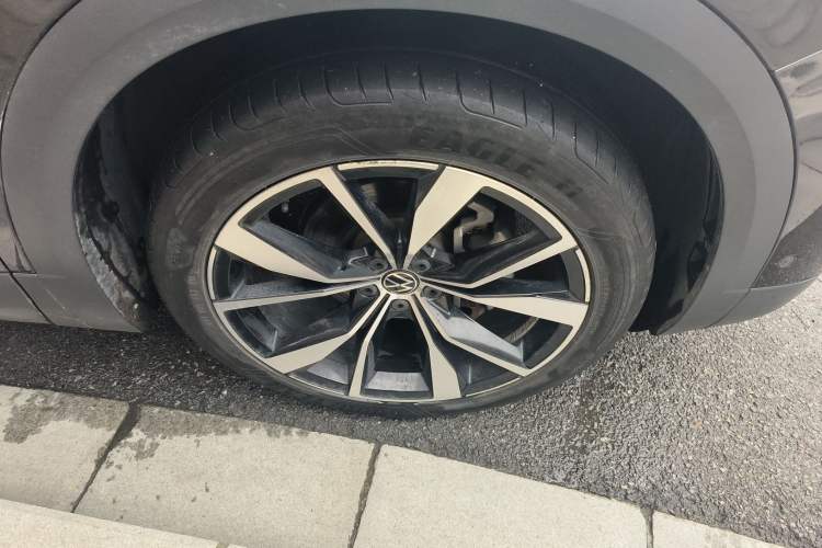 Used Volkswagen Talagon 2021 530TSI Four-Wheel Drive Flagship Shengjing Edition Pro Right Front Wheel Hub