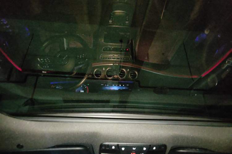 Used Mercedes-Benz E-Class 2021 Restyled E 300 L Sport Luxury Edition Headliner