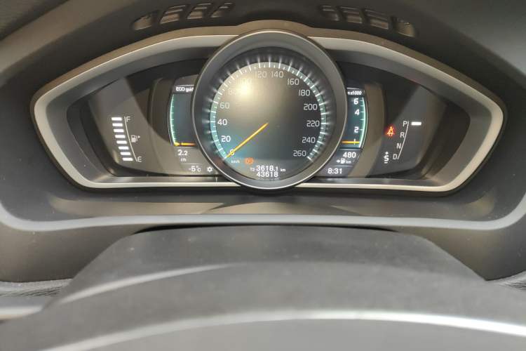 Used Volvo V40 2017 T3 Zhiyi Edition