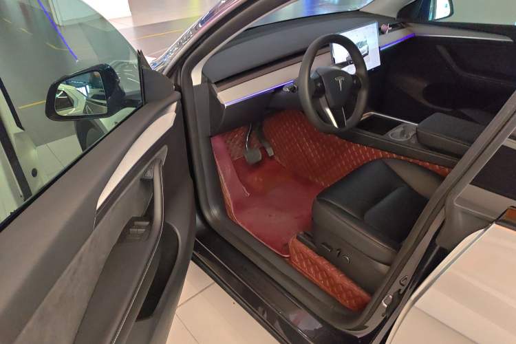 Used Tesla Model Y 2024 Rear-Wheel-Drive Version
