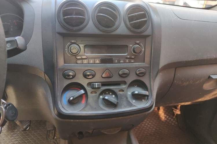 Used Wuling Hongguang 2013 1.5L Base Version
