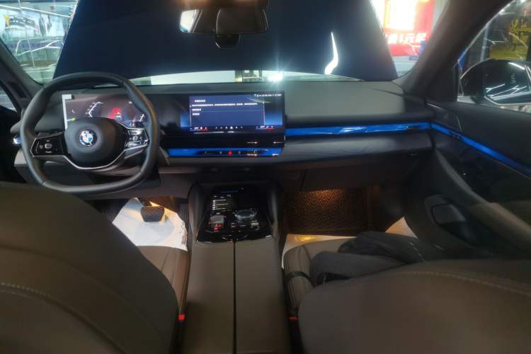 Used BMW 5 Series 2025 530Li Leading Edition Luxury Package
