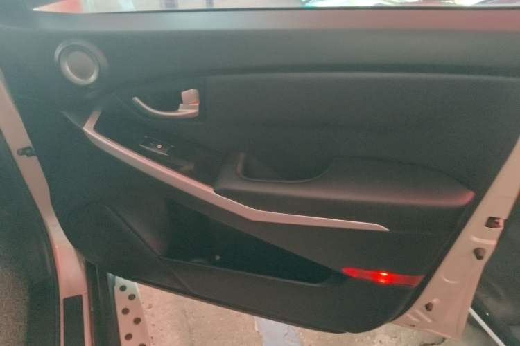 Used SsangYong Korando 2014 2.0L Gasoline Two-Wheel Drive Automatic Elite Navigation Edition
