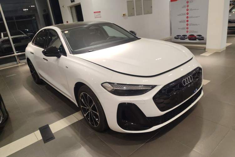 Used Audi A5L 2026 2.0T Sport Plus Front Right 45 Deg