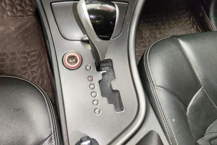 Used GAC Trumpchi GA3 2013 1.6L Automatic Elite ESP Edition Gear Lever