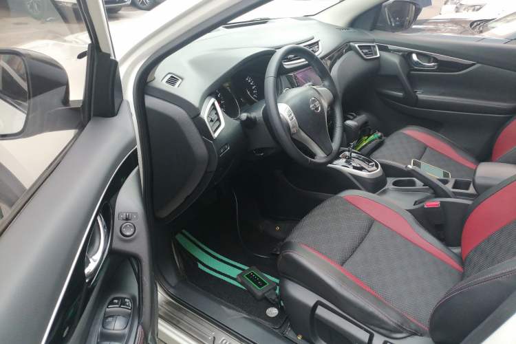 Used Nissan Qashqai 2016 2.0L CVT Luxury Edition Driver Seat