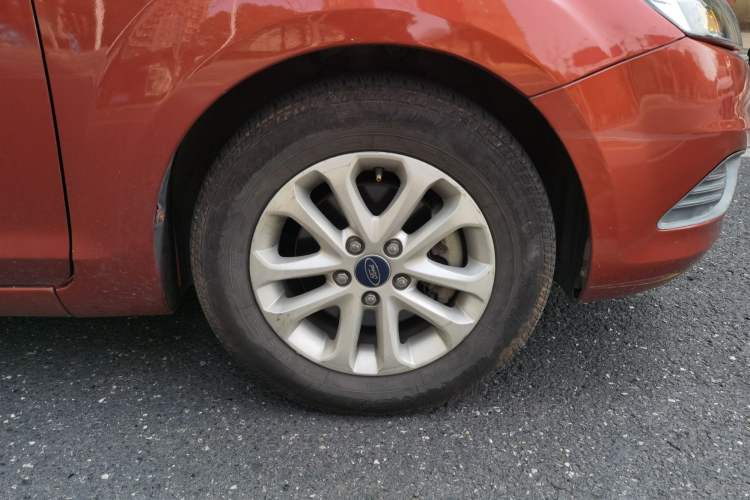 Used Ford Focus 2013 Hatchback Classic 1.8L Automatic Base Model