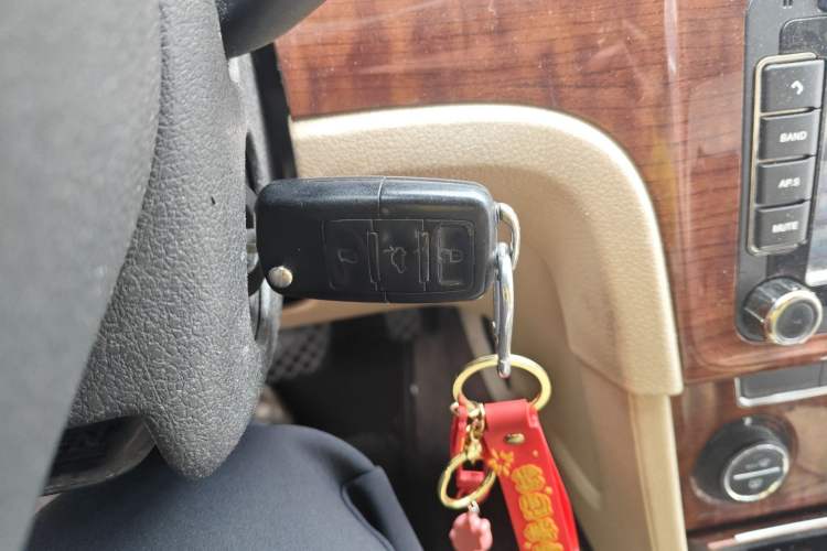 Used Volkswagen Lavida 2013 1.6L Automatic Luxury Edition Vehicle Key