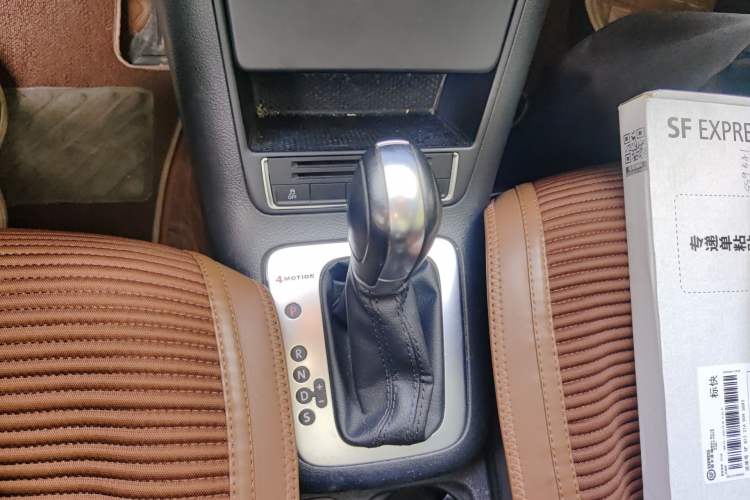 Used Volkswagen Tiguan 2016 300TSI Automatic All-Wheel Drive Fashion Vision Edition Gear Lever