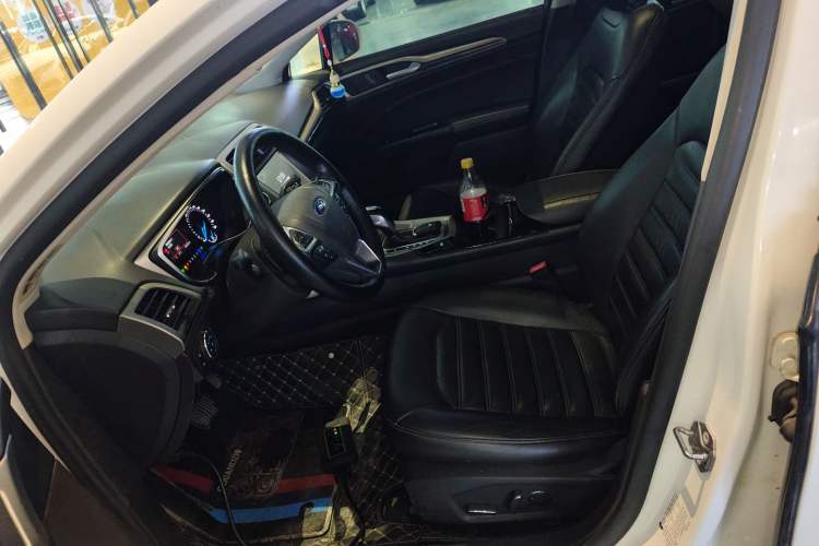 Used Ford Mondeo 2013 2.0L GTDi 200 Fashion Edition Left Front Seat