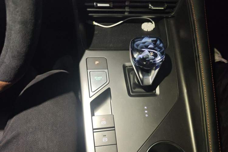 Used Roewe RX5 New Energy 2023 eRX5 Super Hybrid Premium Edition Gear Lever