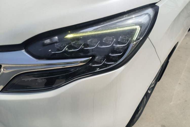 Used Buick GL8 2022 ES Landtrek 653T Luxury Edition
