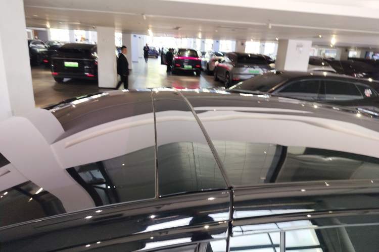 Used Tesla Model X 2023 Dual-Motor All-Wheel-Drive Version Roof