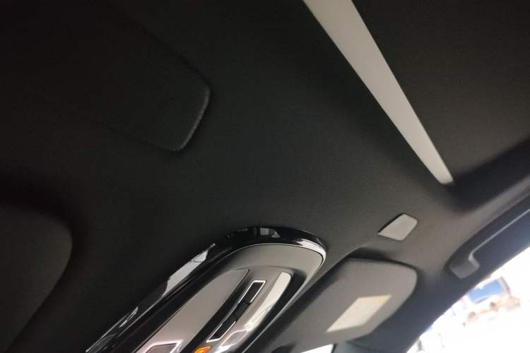 Used Volvo XC60 New Energy 2025 Plug-in Hybrid Long-Range All-Wheel Drive Smart Luxury Edition Headliner