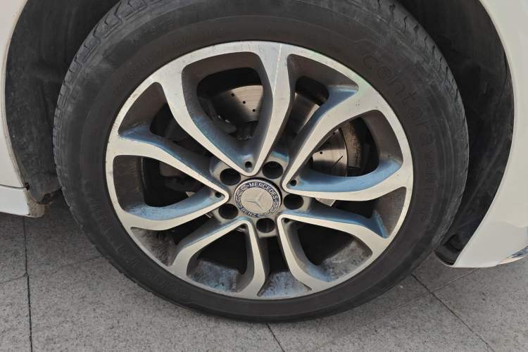 Used Mercedes-Benz C-Class 2017 Restyled C 180 L Fashion Edition Sport Version Right Front Wheel Hub