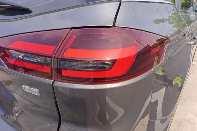 Used Geely Auto Emgrand X7 Sport 2020 1.8TD DCT Two-Wheel Drive Smart Connect 4G-Enabled Version