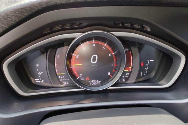 Used Volvo V40 2018 T3 Zhiyi Edition Instrument Cluster