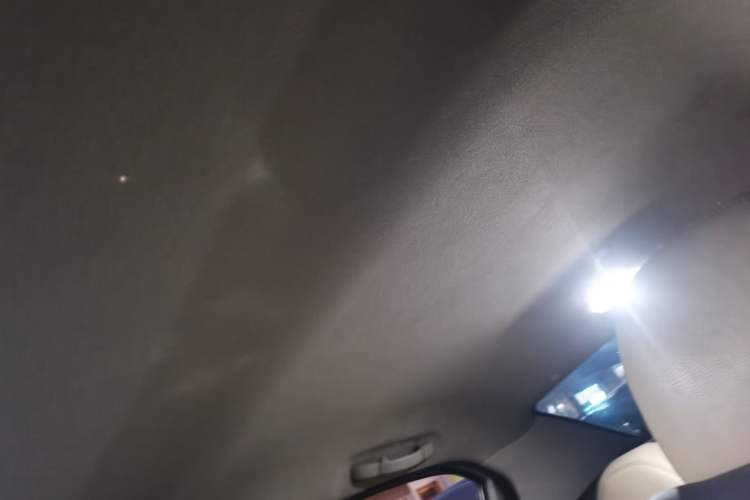 Used Citroen Elysee 2015 Zhishang Edition 1.6L Manual Fashion Model