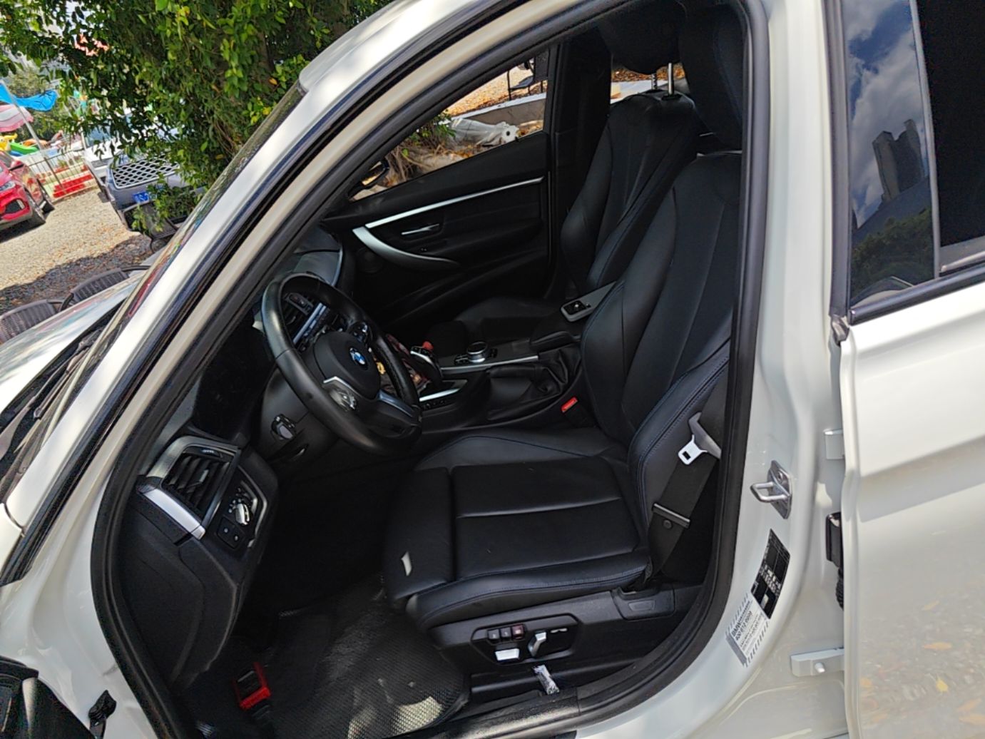 Vordere Reihe im Auto