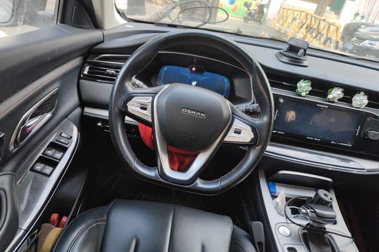 Used CHANGAN OSHAN X7 2020 1.5T Automatic Parking with Facial Recognition – Spacey & Carefree Edition Steering Wheel