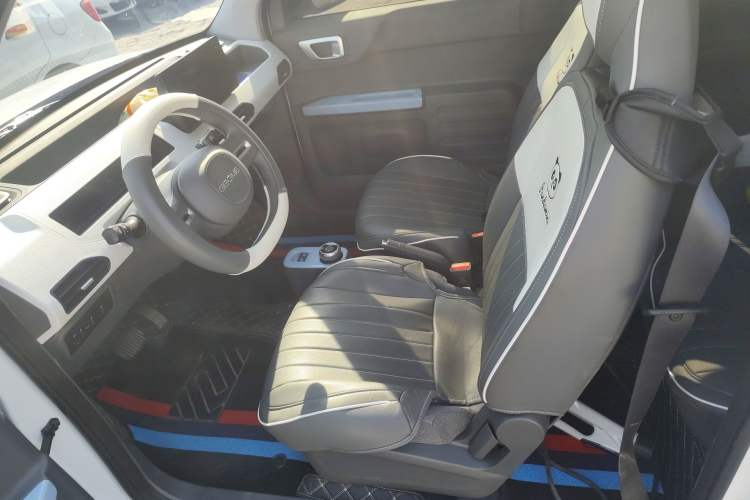 Used Geely Galaxy Panda 2024 Panda Mini 200km Endurance Bear
