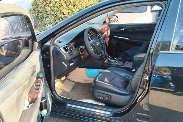 Used Toyota Camry 2016 2.0G 10th Anniversary Leading Edition
