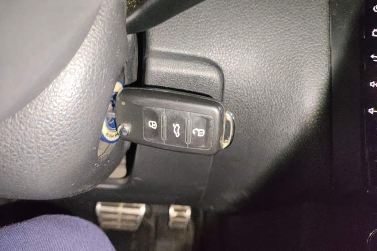 Used Volkswagen Polo 2012 1.6L Cross Polo Automatic Transmission
