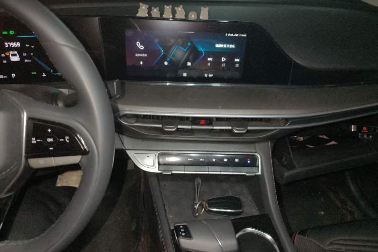 Used CHANGAN Eado 2022 PLUS Blue Whale NE 1.4T GDI DCT Prestige Edition
