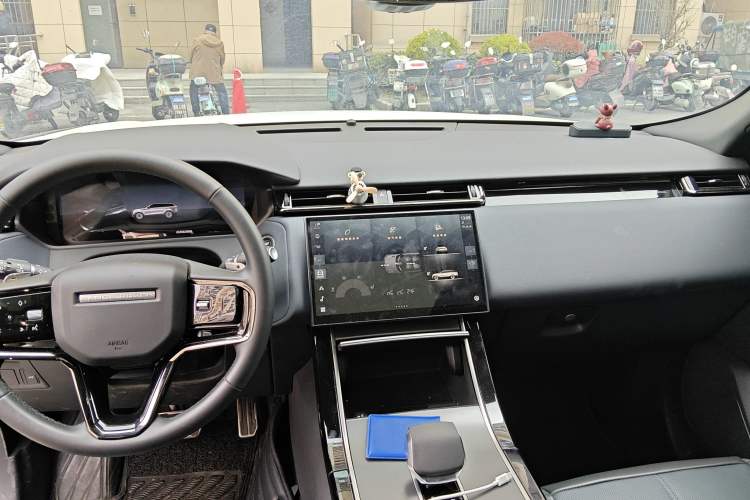 Used Land Rover Range Rover Velar 2024 Dynamic SE
