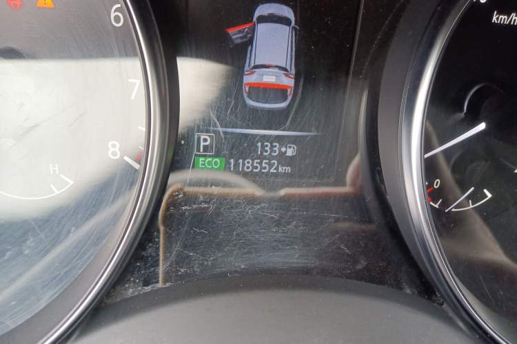 Used Nissan Qashqai 2019 2.0L CVT Luxury Edition Odometer Close Up