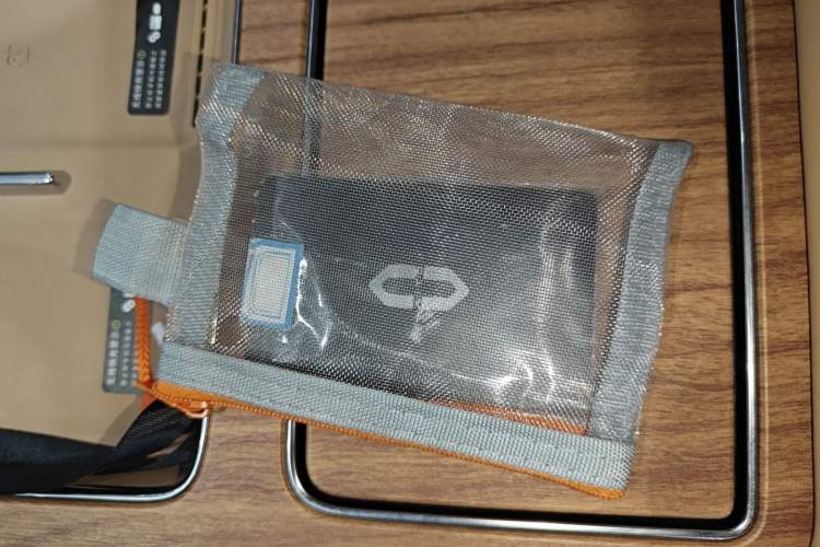 Used Hima AITO M8 2025 Extended-Range Ultra Version 53.4 kWh 6-Seater Edition Vehicle Key