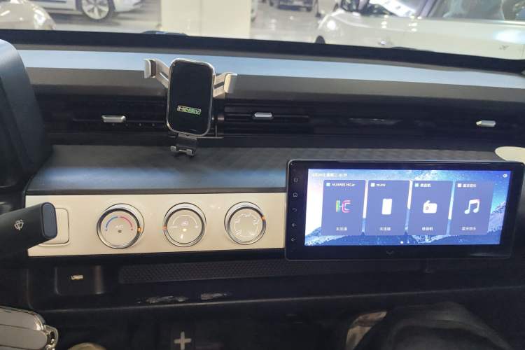 Used Wuling Hongguang MINIEV 2022 GAMEBOY 200km Gaming Edition with Lithium Iron Phosphate
