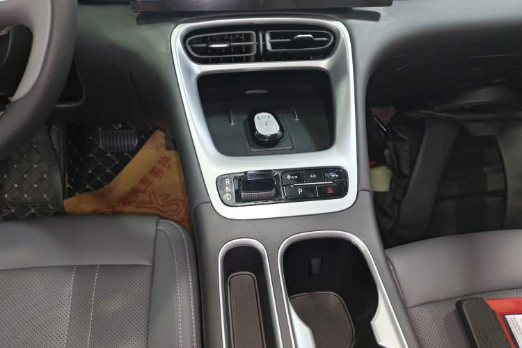 Used Geely Galaxy Geome 2026 Model 410km Exploration Edition Gear Lever