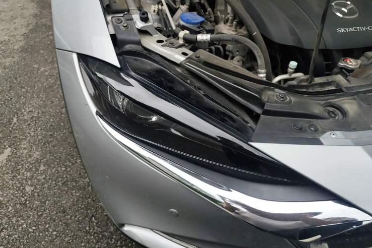 Used Mazda CX-4 2020 2.0L Automatic Two-Wheel Drive Blue Sky Luxury Edition Right Front Headlight