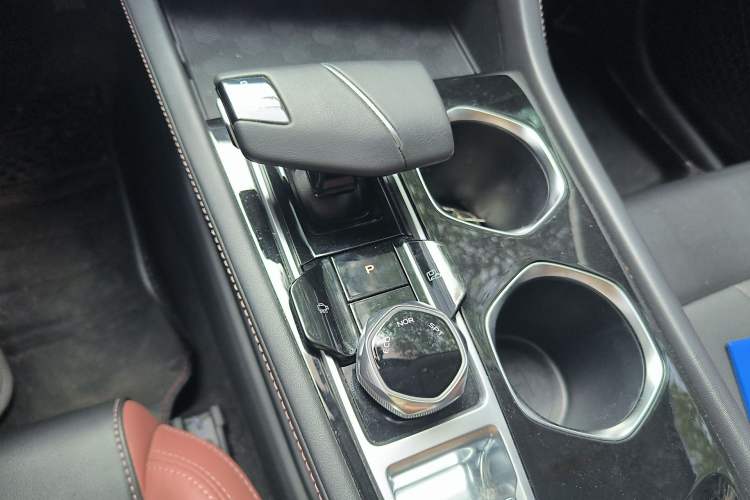 Used CHANGAN Eado 2023 Changan Edition PLUS Blue Whale NE 1.4T GDI DCT Prestige Version Gear Lever