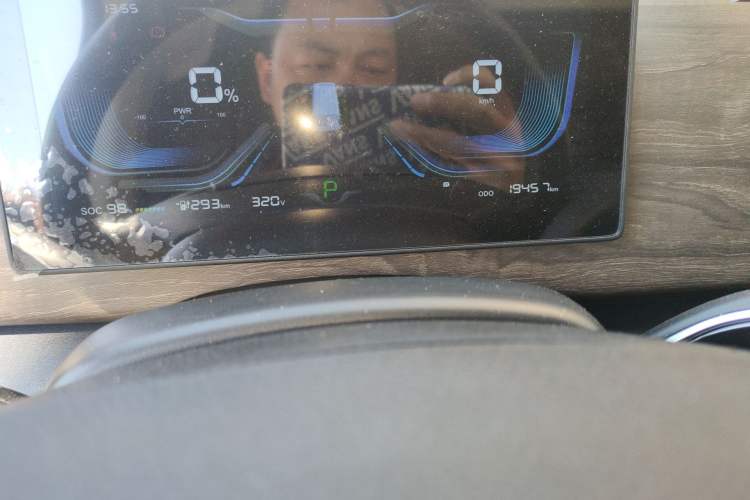 Used Ruichi EC75 2024 Pioneer Model I 50.38 kWh Odometer Close Up