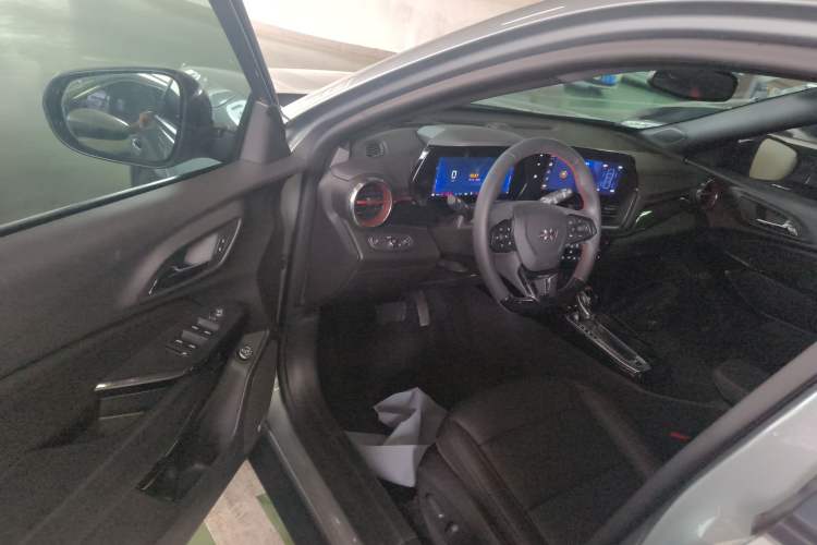 Used Chevrolet Seeker 2022 1.5T CVT RS Bee Wave Edition Driver Seat