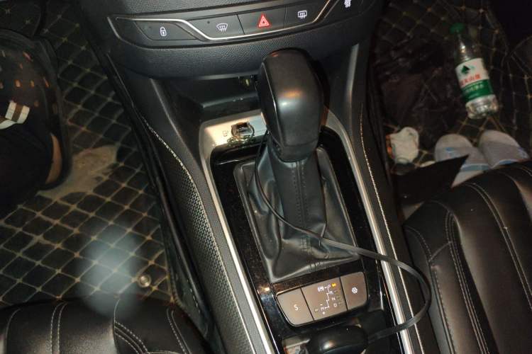 Used Peugeot 408 2019 230THP Automatic Luxury Edition China V Standard Gear Lever