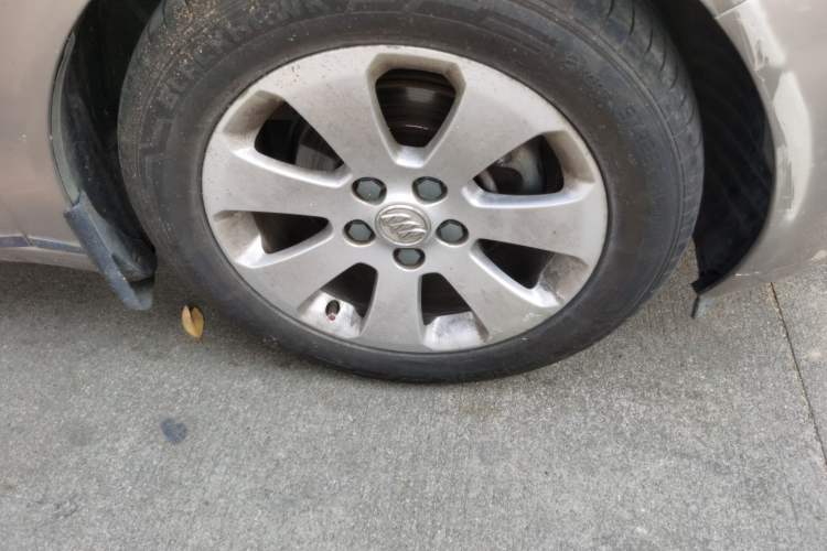 Used Buick Regal 2010 2.0L Expo Edition Right Front Wheel Hub